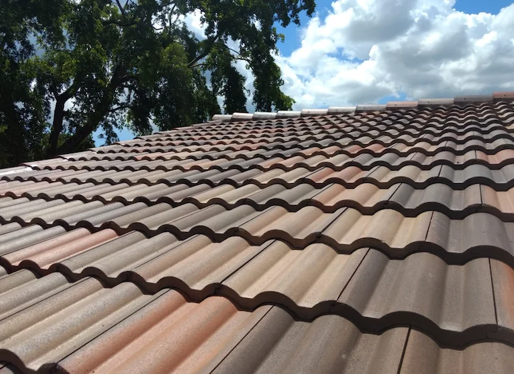 Roofing contractors in Coral Springs