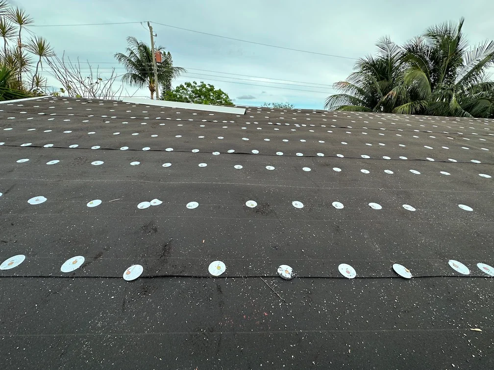 Up-and-over shingle roof in oakland park